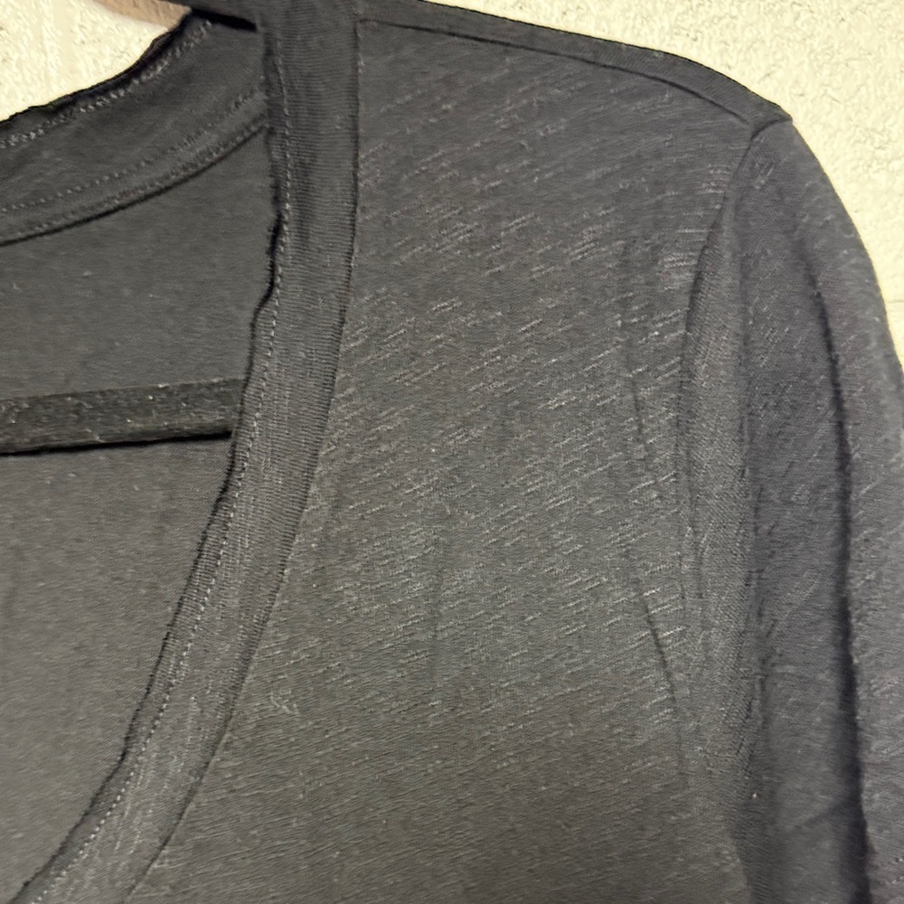 Caslon Women's Black V-Neck Short Sleeve Tee - Picture 4 of 9